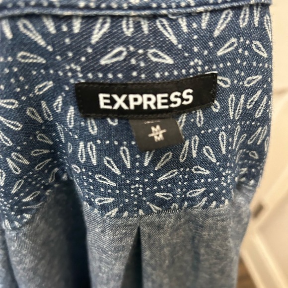 Express Blue Denim Button Down Shirt Geometric Print Women's Medium - Picture 5 of 5